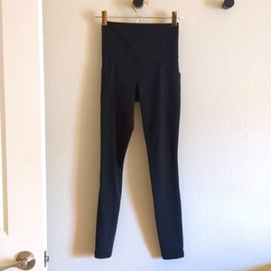 Athleta salutation stash pocket II leggings